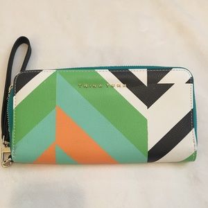 **NEW!** Beautiful Trina Turk Wrist Wallet